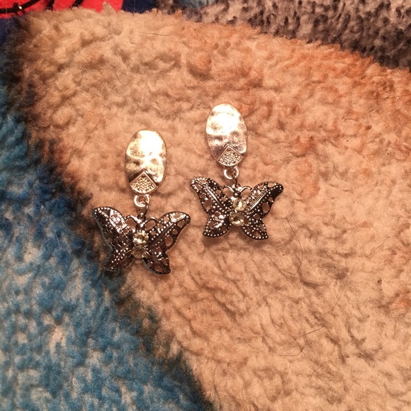 Silver & Gold tone butterfly earrings hammered NWT - Picture 5 of 5